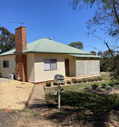 90 Young Road, Cowra NSW 2794
