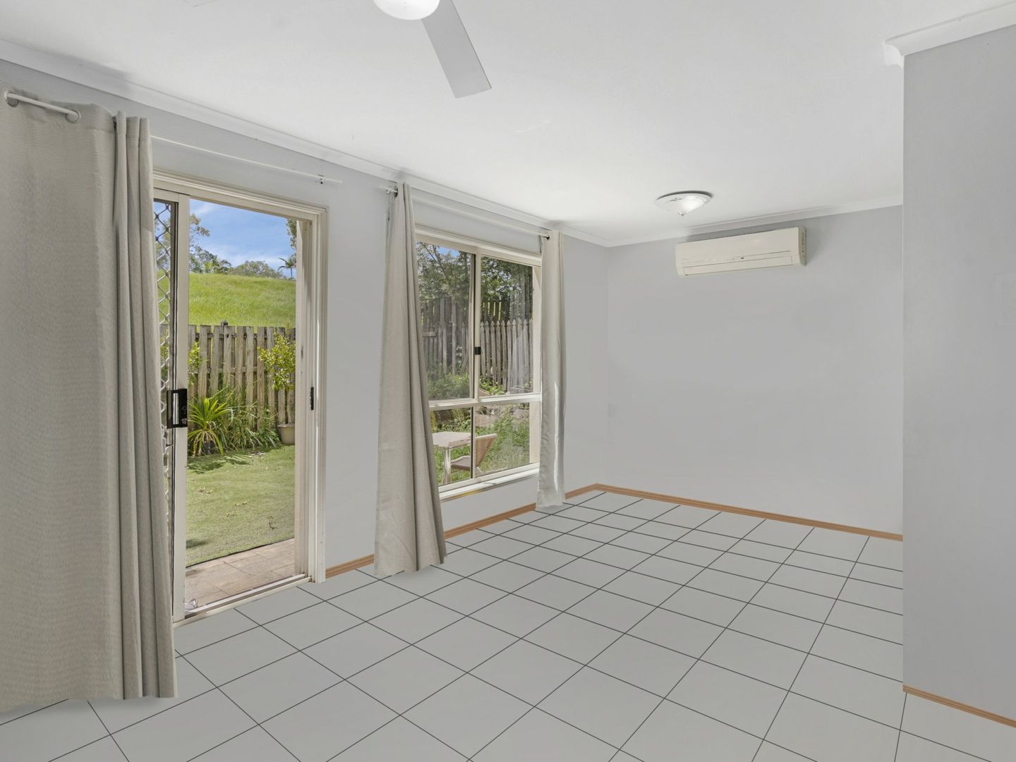 27/102-104 Alexander Drive, Highland Park QLD 4211, Image 1