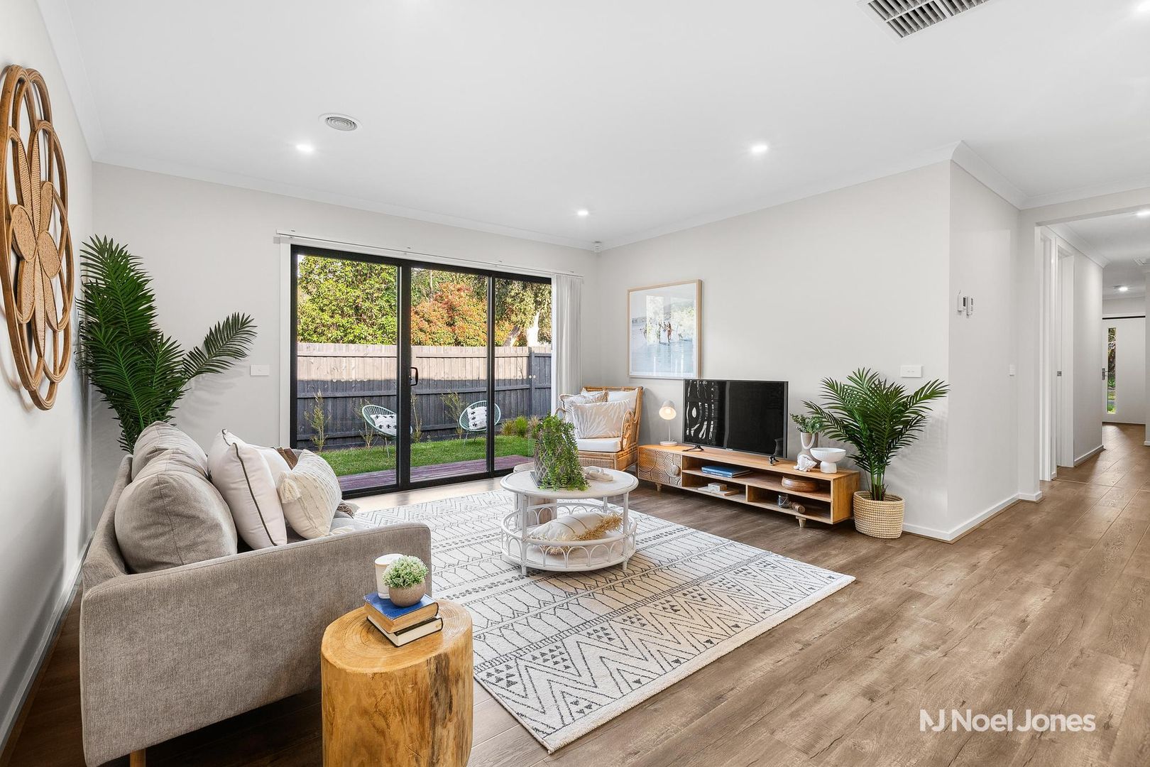 70 Mount View Parade, Croydon VIC 3136, Image 2