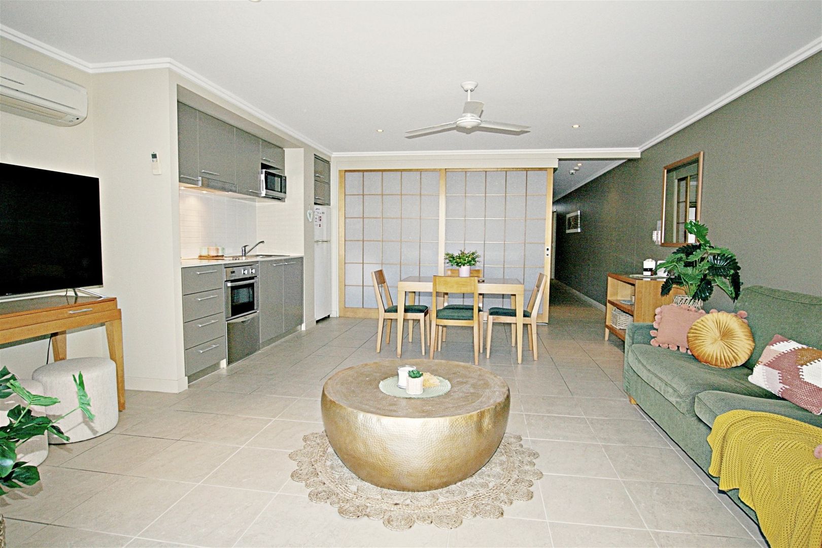 318/569 Esplanade, Urangan QLD 4655, Image 2