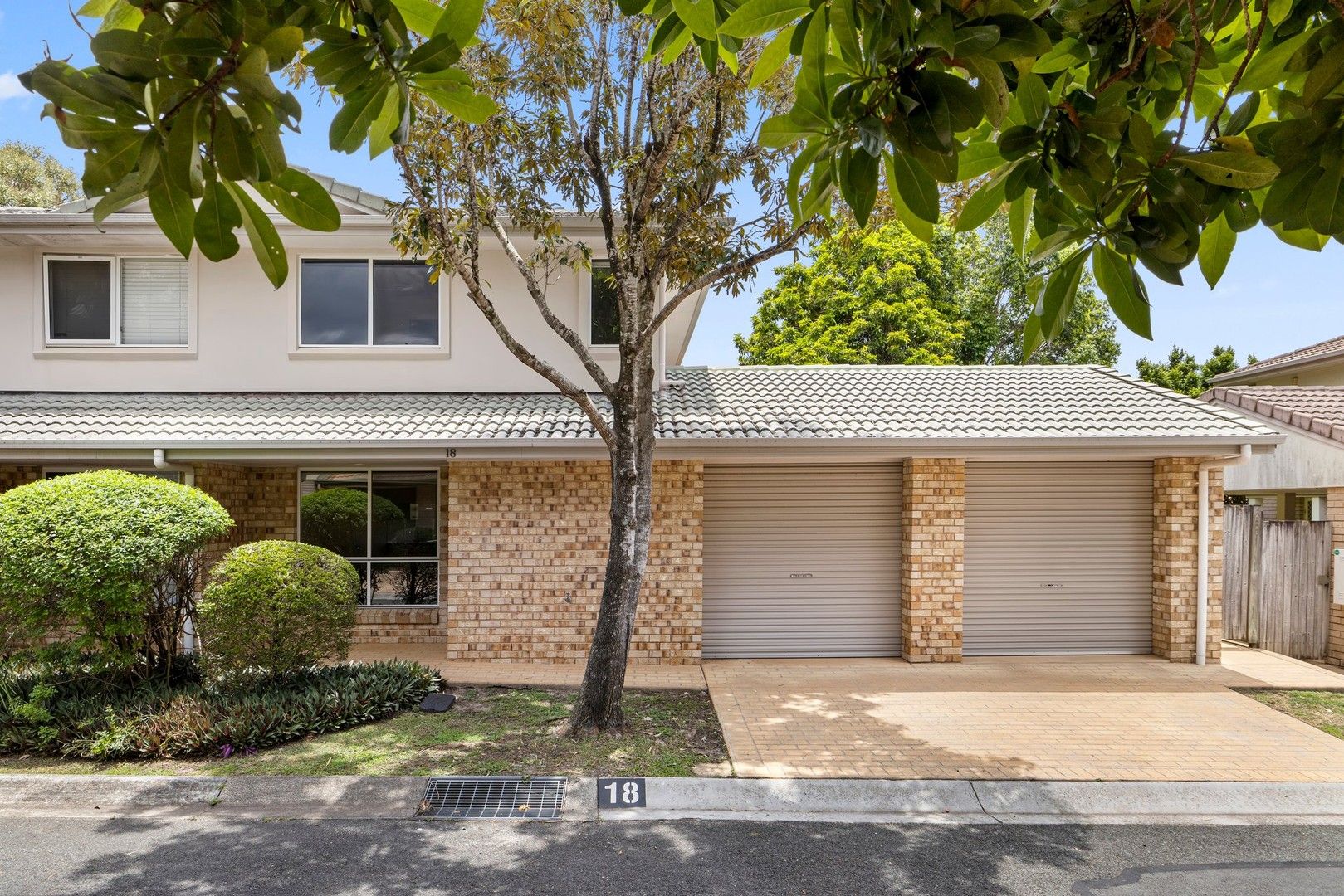3 bedrooms Townhouse in 18/173 Fursden Road CARINA QLD, 4152