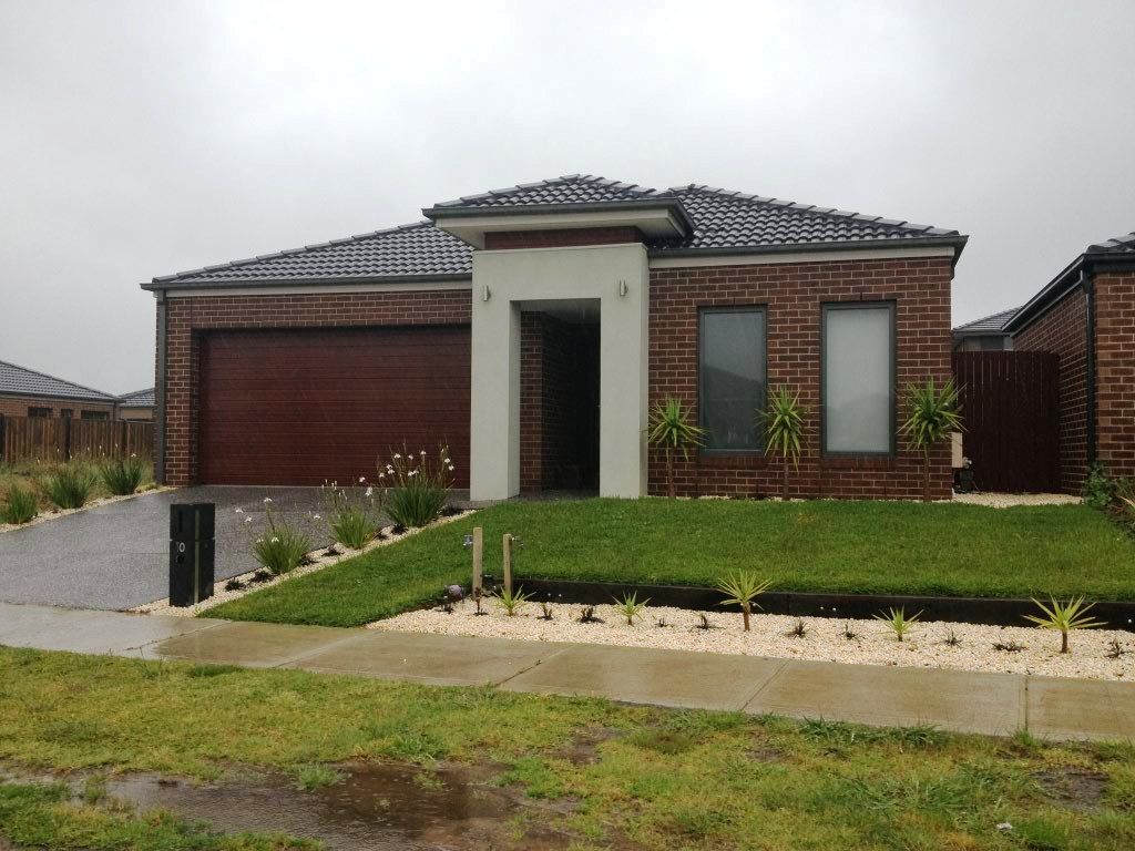 4 bedrooms House in 10 Dusky Bells Drive CRANBOURNE WEST VIC, 3977