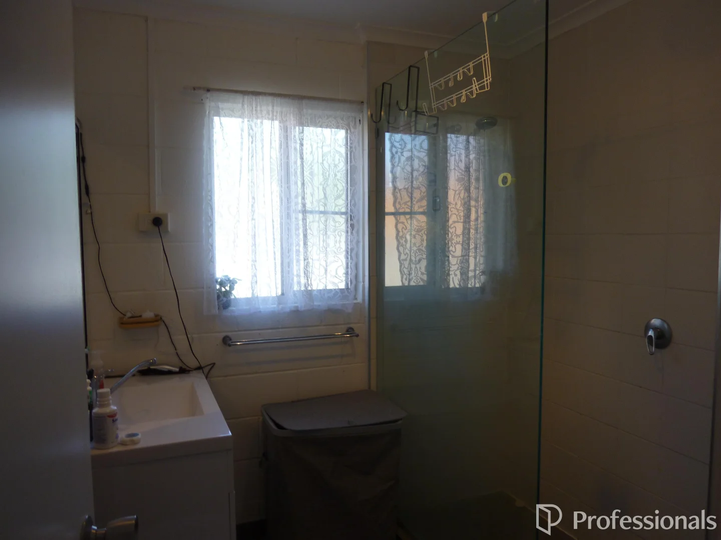 Additional image 9 of 1 & 2/16 Yaralla Avenue, East Mackay QLD 4740