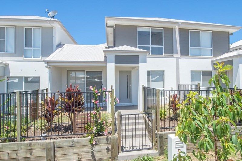 3 bedrooms House in 30 Parkland Drive SPRINGFIELD LAKES QLD, 4300