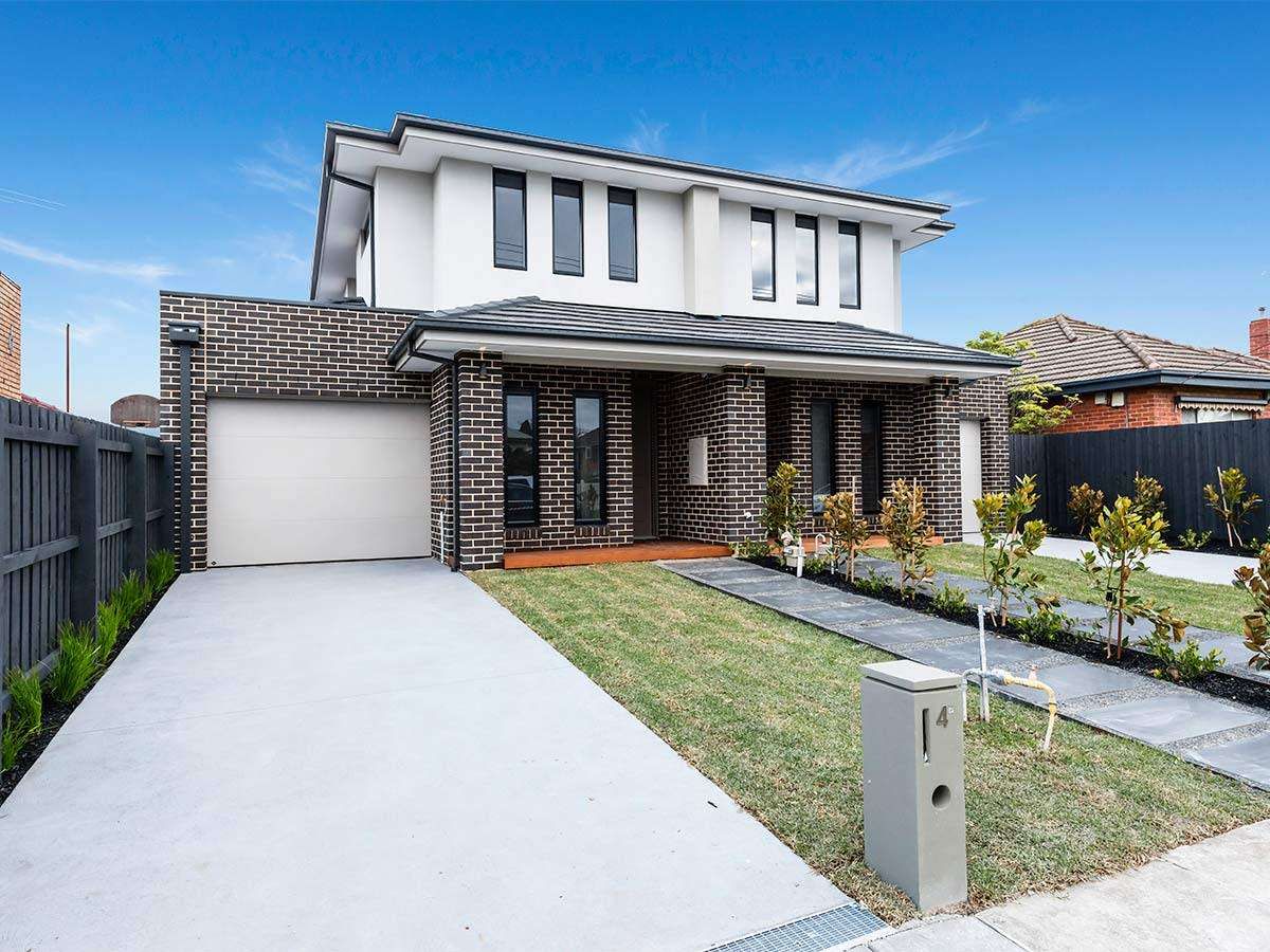 3 bedrooms Townhouse in 4B Kashmira Street BENTLEIGH EAST VIC, 3165
