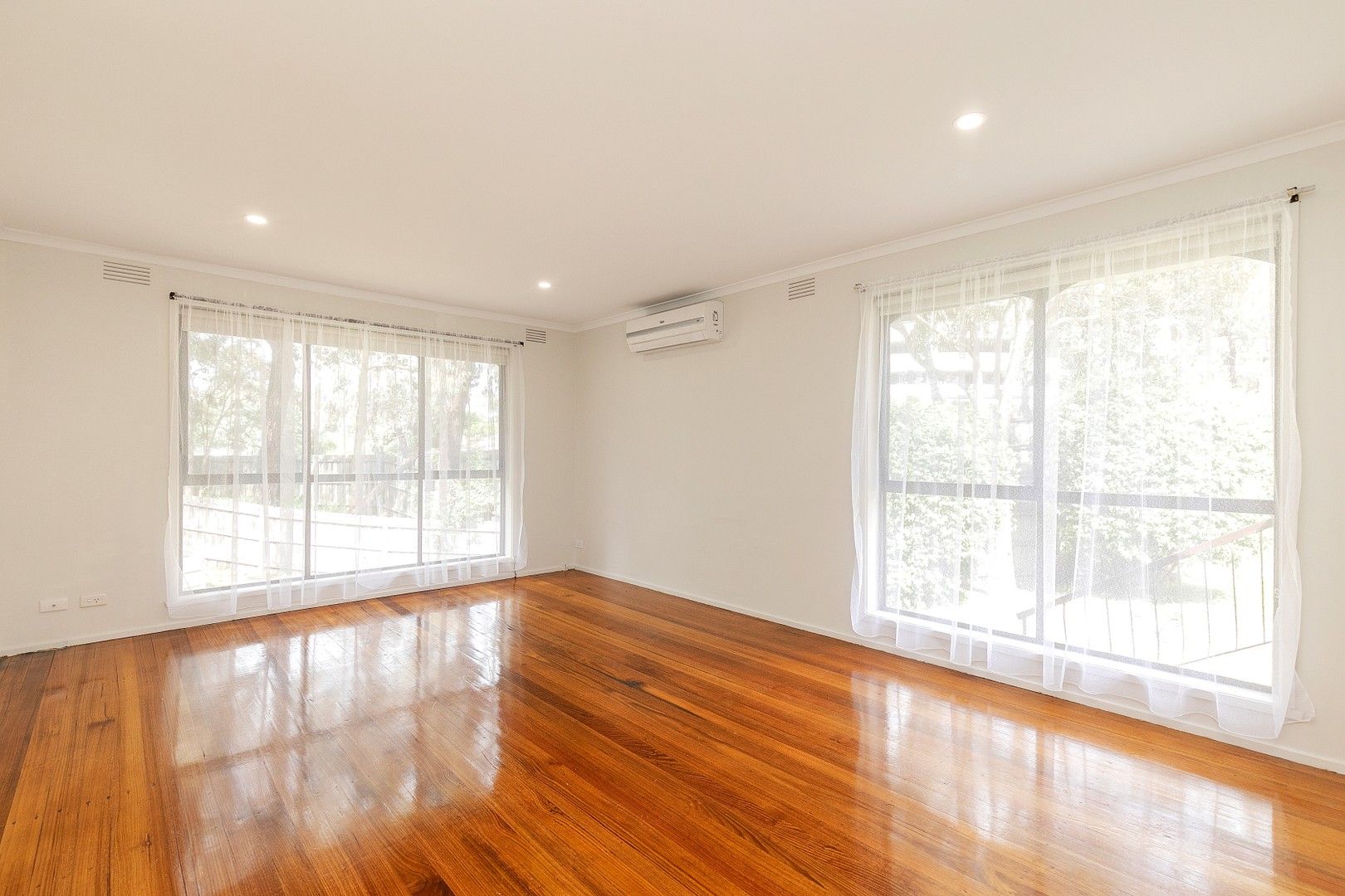 3 bedrooms Apartment / Unit / Flat in 4/50 Scotland Ave GREENSBOROUGH VIC, 3088