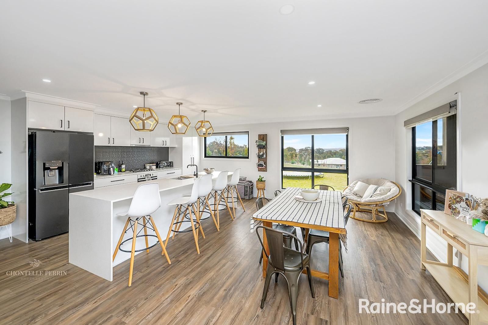 37 Goldview Close, Young NSW 2594, Image 2