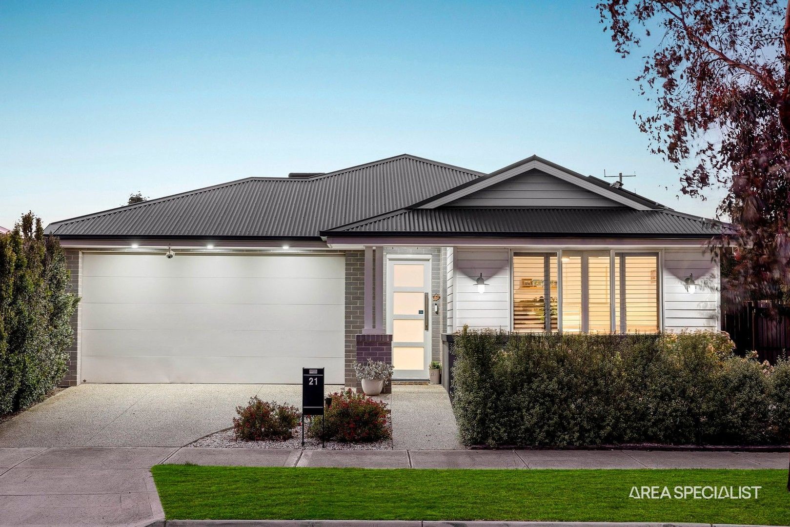 4 bedrooms House in 21 Schiller Street TRUGANINA VIC, 3029