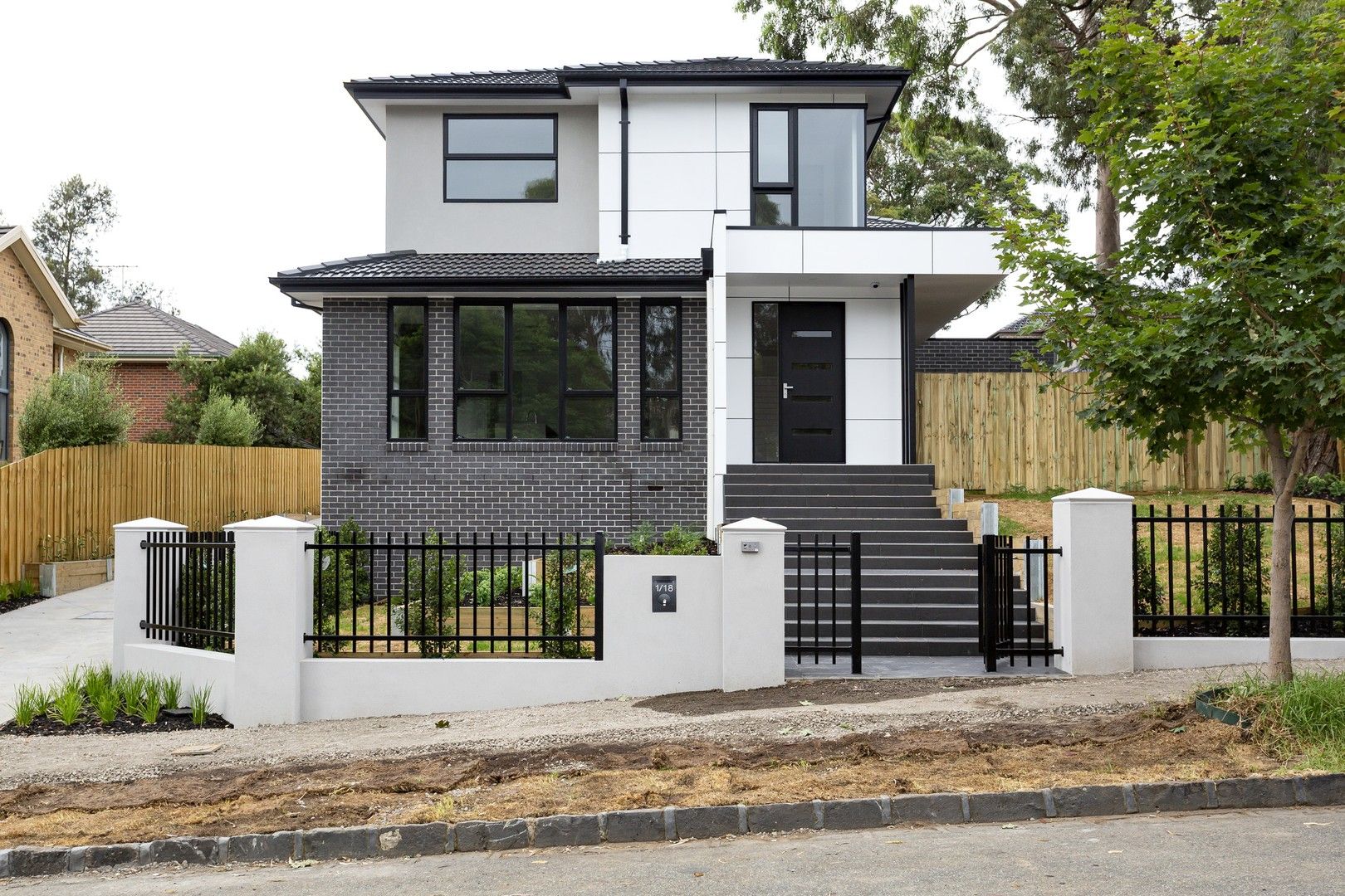 1/18 Van Ness Avenue, Glen Iris VIC 3146 Townhouse For Rent 1,450