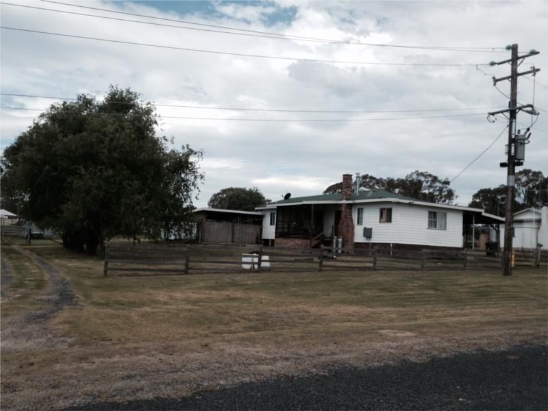 7 Manor Street, WALLANGARRA QLD 4383, Image 2