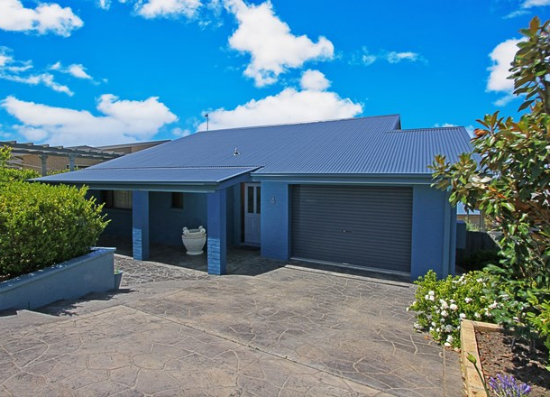 4 Seascape Close, Narrawallee NSW 2539