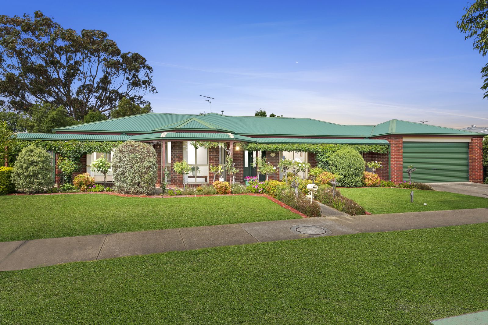 4 Oakwood Crescent, Waurn Ponds Property History & Address Research