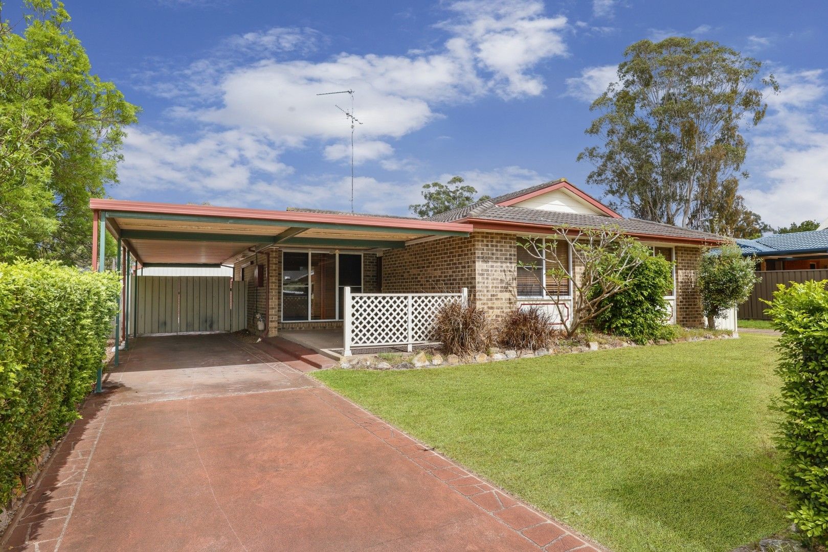 3 bedrooms House in 33 Camelot Drive CRANEBROOK NSW, 2749