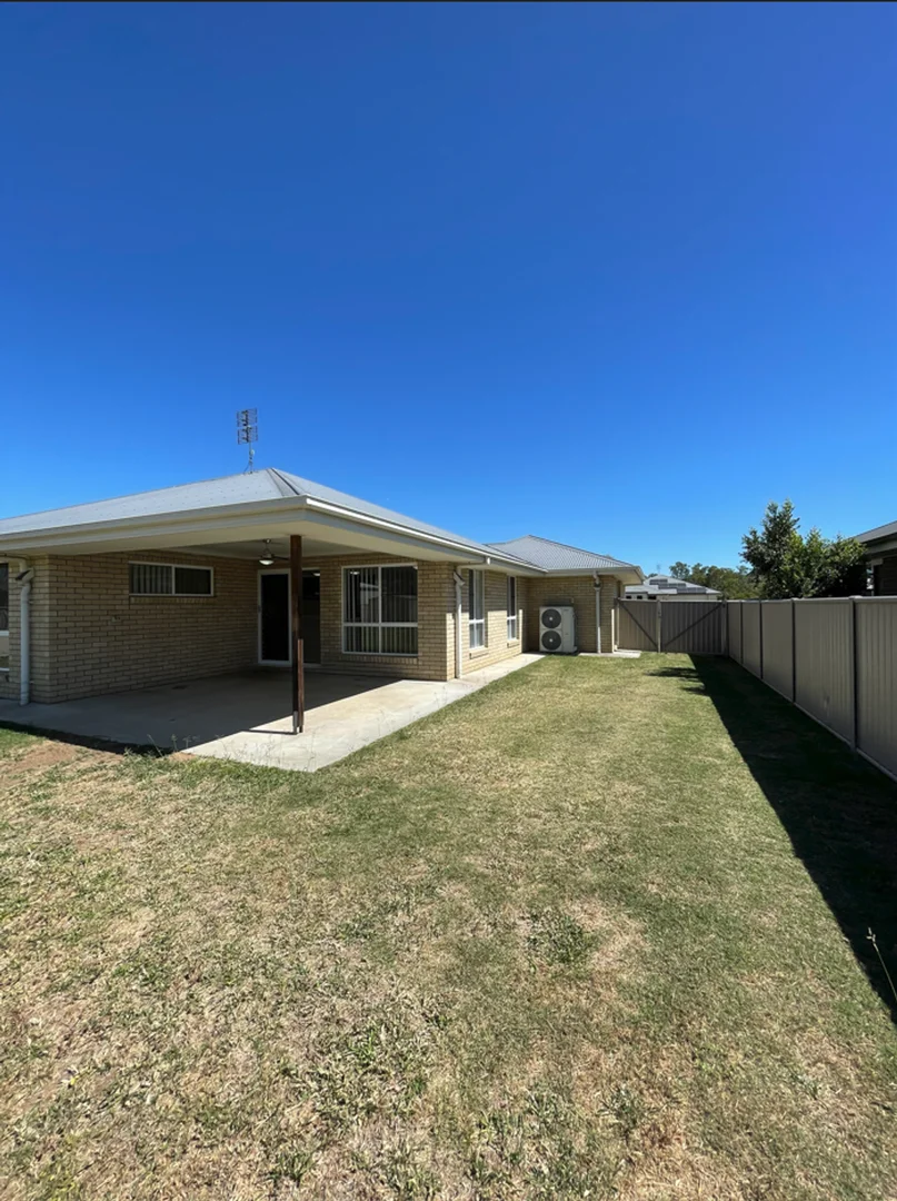 Additional image 12 of 16 Cypress Pines Drive, Miles QLD 4415