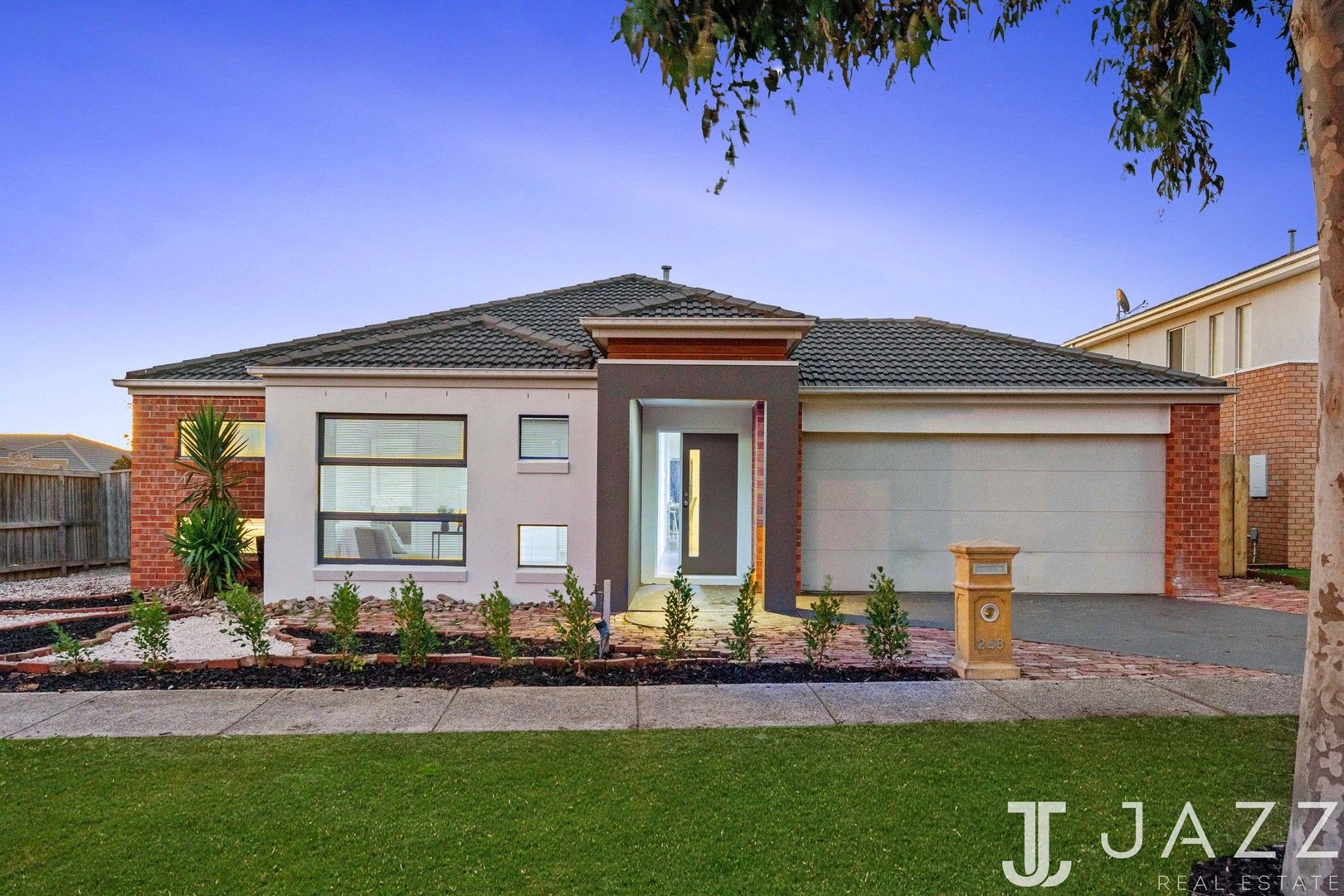 4 bedrooms House in 246 Boardwalk Boulevard POINT COOK VIC, 3030