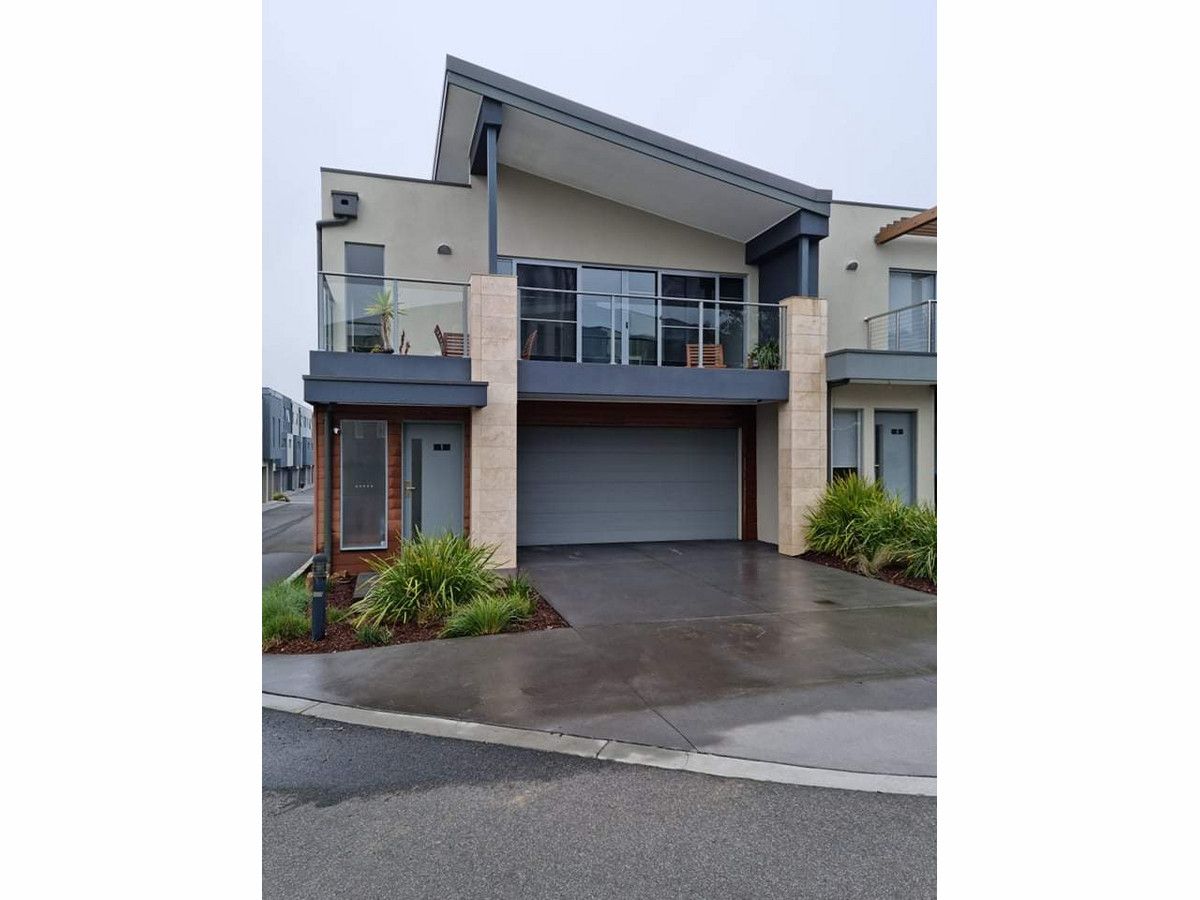 3 bedrooms Townhouse in 1 Mizzen Place SAFETY BEACH VIC, 3936