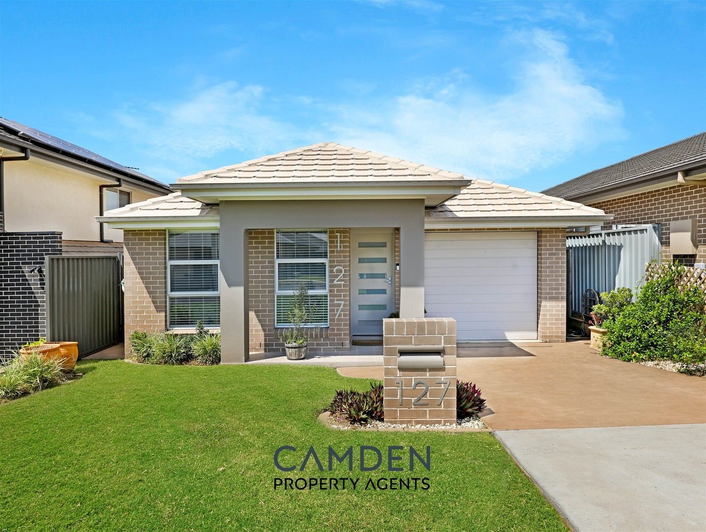 4 bedrooms House in 127 Hampshire Blvd SPRING FARM NSW, 2570