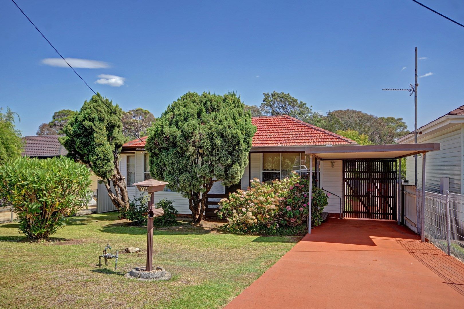 16 Roberts Avenue, Barrack Heights NSW 2528, Image 0