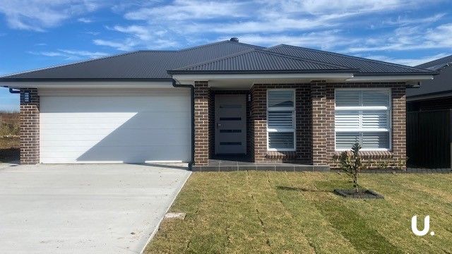 4 bedrooms House in 13 Drover Drive LOCHINVAR NSW, 2321
