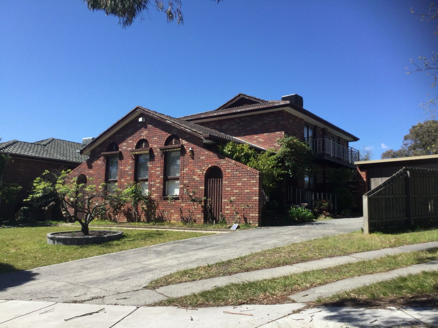 5 bedrooms House in 3 Barnsdale Court WANTIRNA VIC, 3152