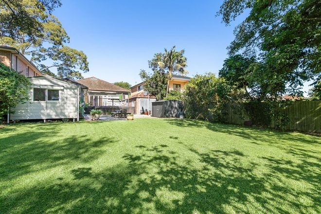 Picture of 30 Woodlands Road, EAST LINDFIELD NSW 2070