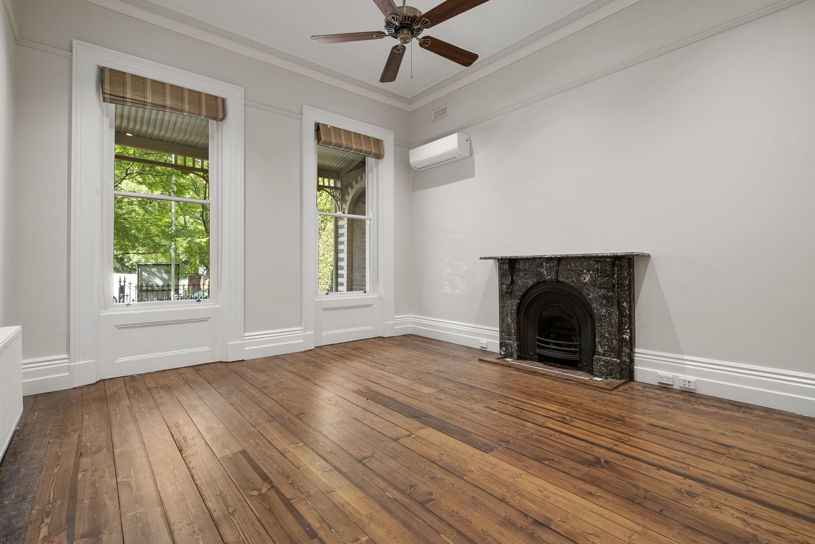 32 Jolimont Terrace, East Melbourne VIC 3002 House For Rent 1,600