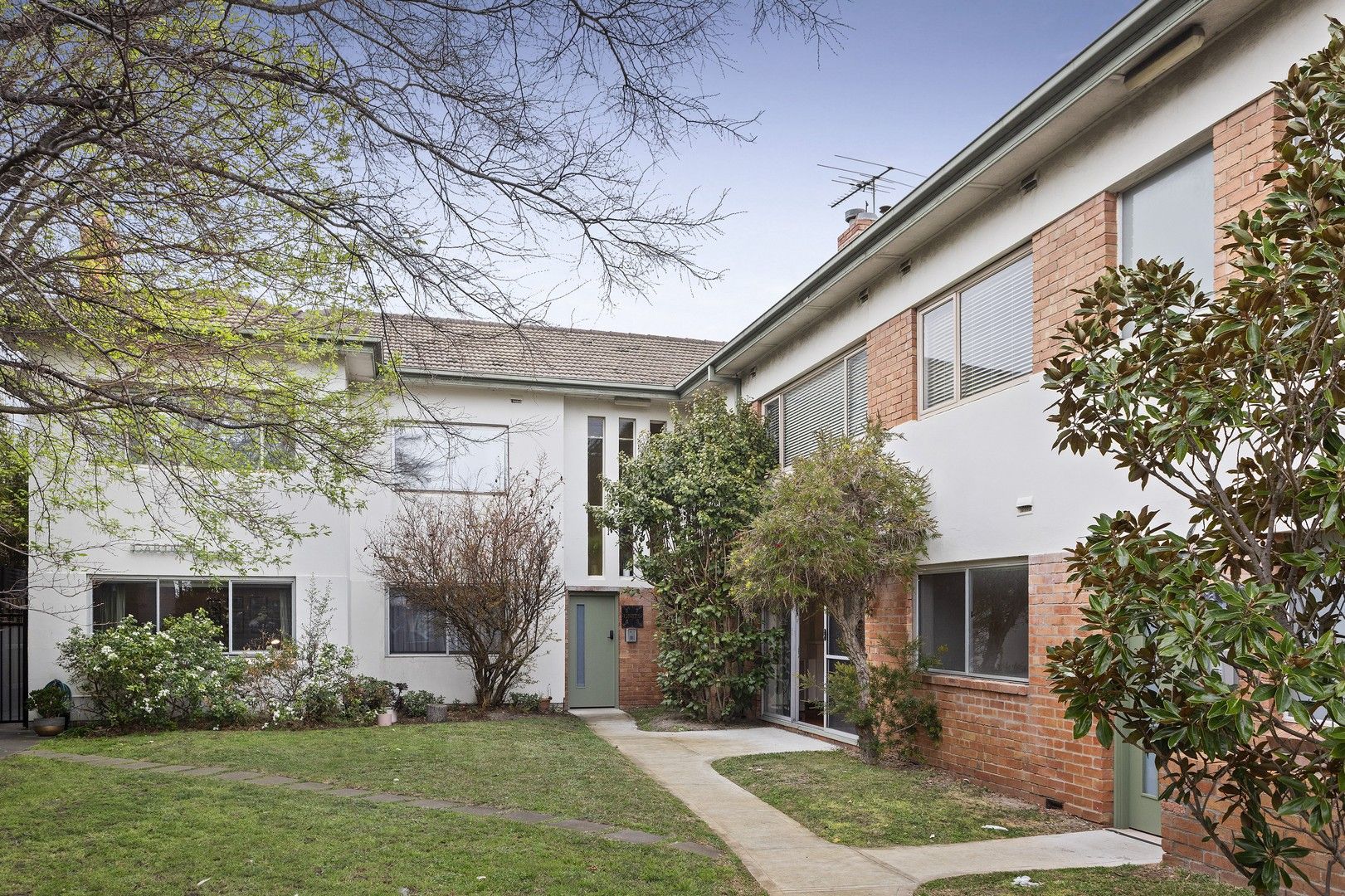 2 bedrooms Apartment / Unit / Flat in 2/73 Marine Parade ELWOOD VIC, 3184