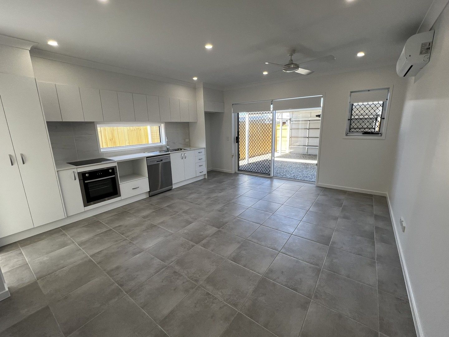 2 bedrooms Townhouse in 118 Honeysuckle Drive RIPLEY QLD, 4306