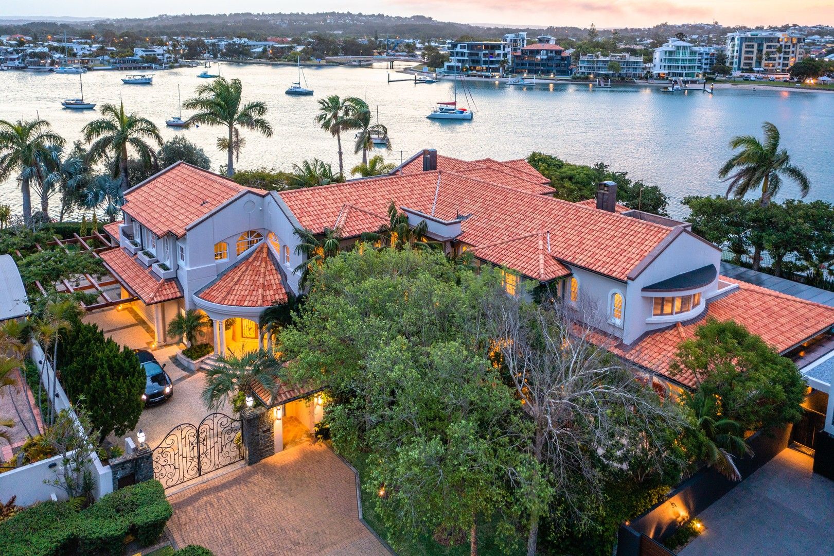 5 bedrooms House in 7 Minyama Island MINYAMA QLD, 4575