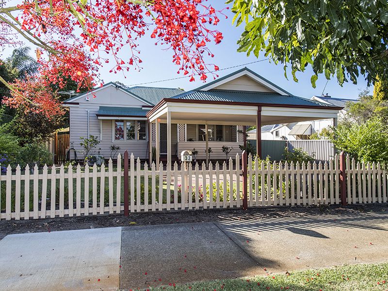 32 Mitchell Crescent, Carey Park WA 6230, Image 0