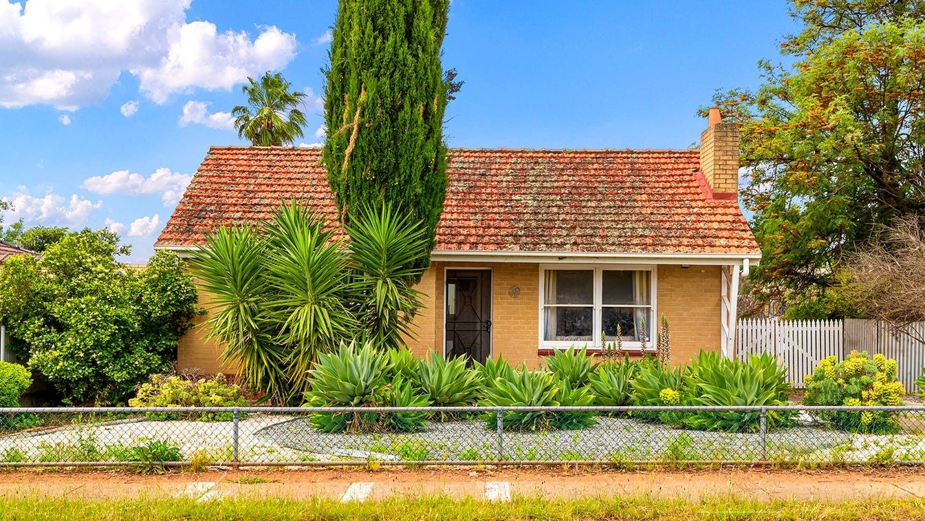 2 bedrooms House in 111 Hogarth Road ELIZABETH SOUTH SA, 5112