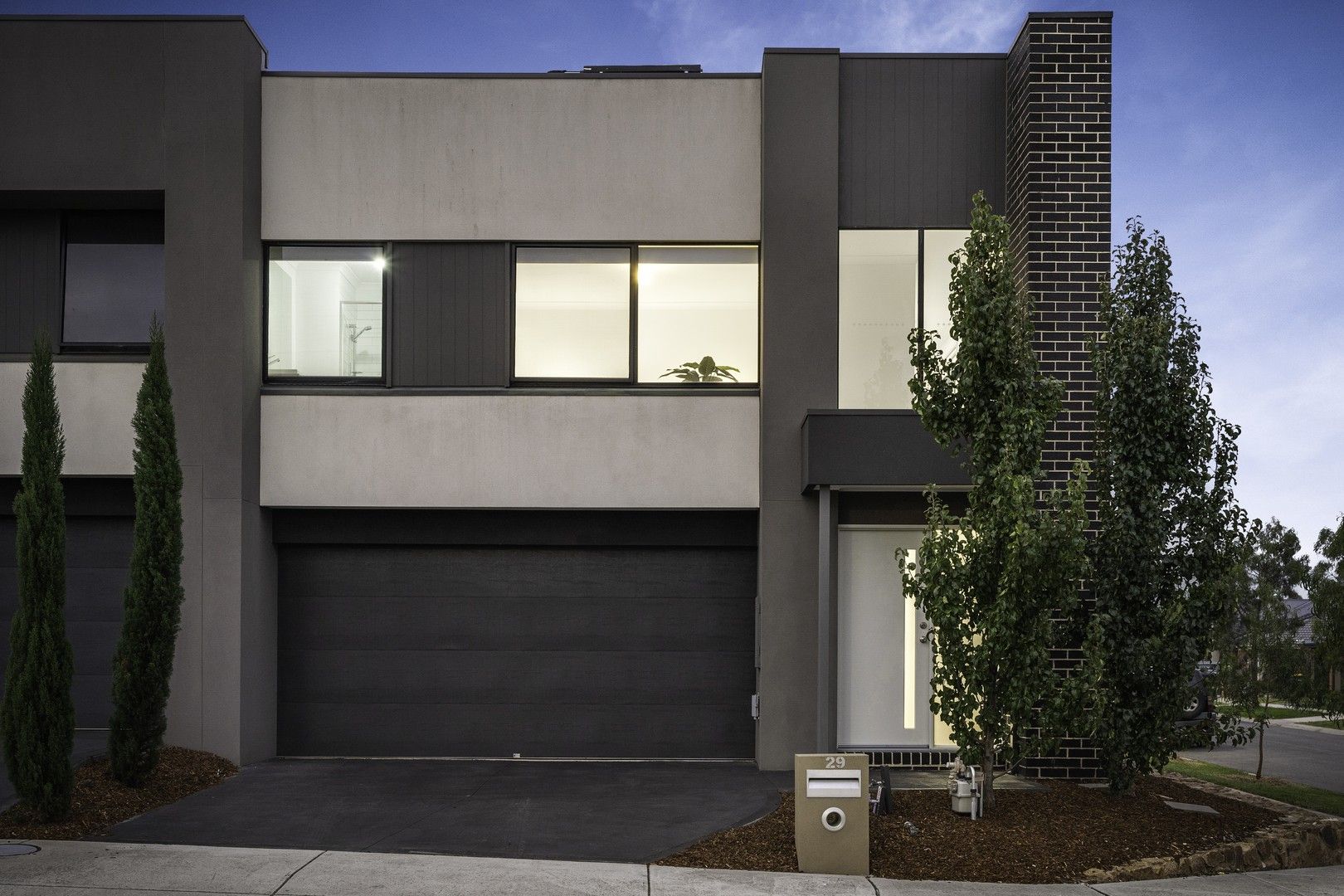 3 bedrooms Townhouse in 29 Biggs Drive OFFICER VIC, 3809