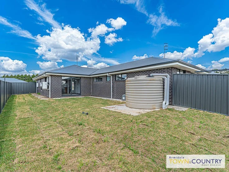 Additional image 10 of 1/13 Sunrise Crescent, Armidale NSW 2350