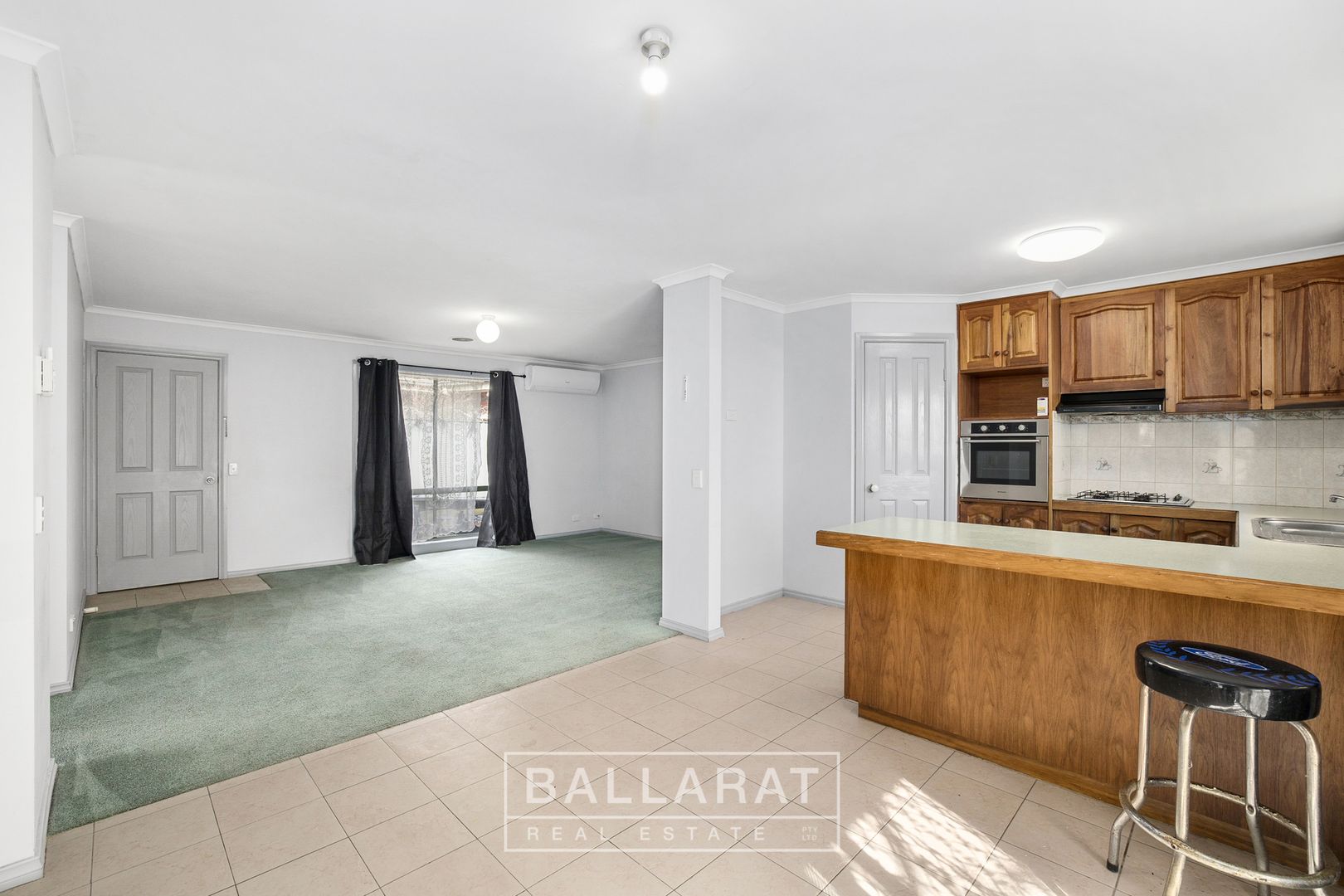 11 Castle Court, Ballarat East VIC 3350, Image 2