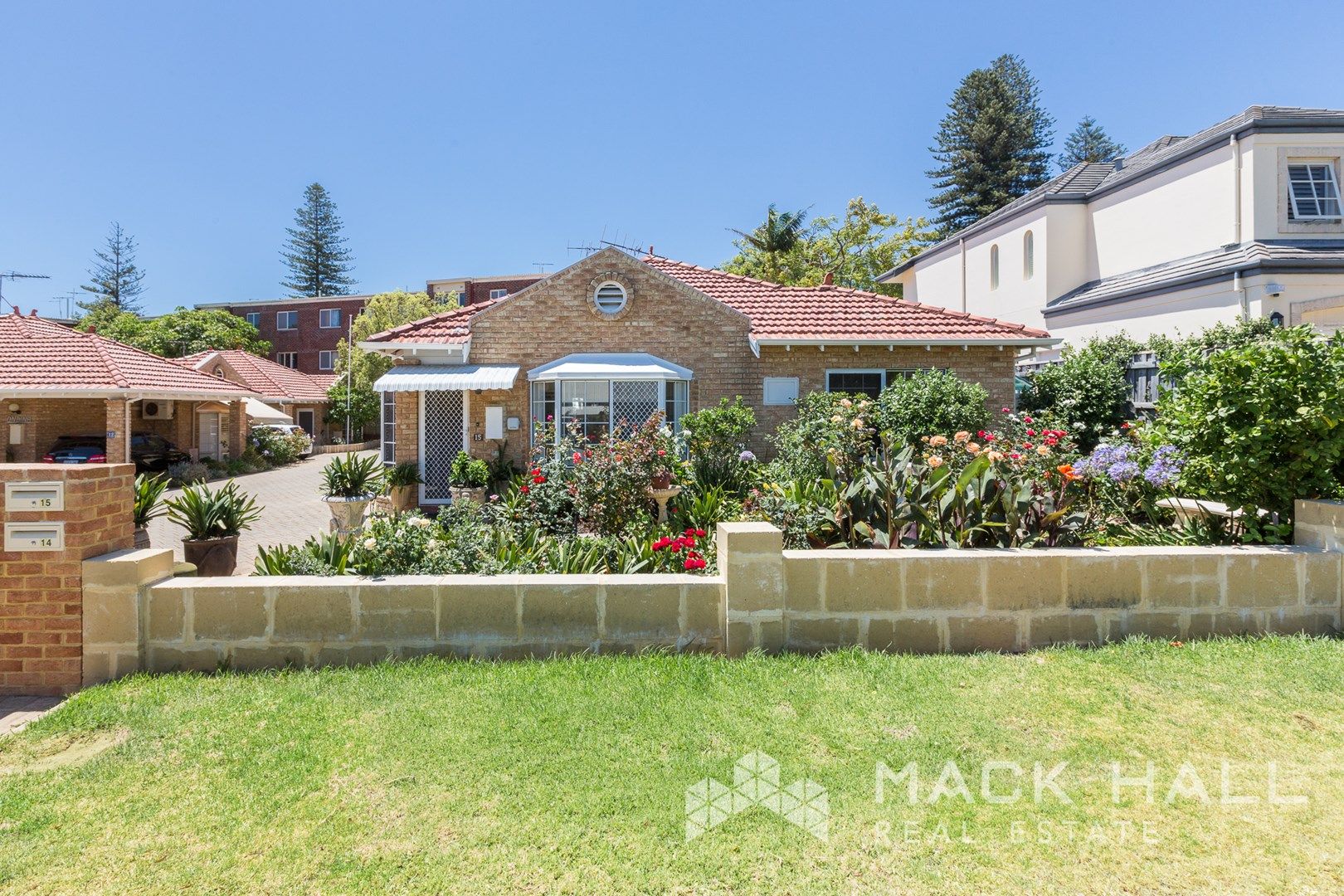 15 Hurstford Close, Peppermint Grove WA 6011, Image 0