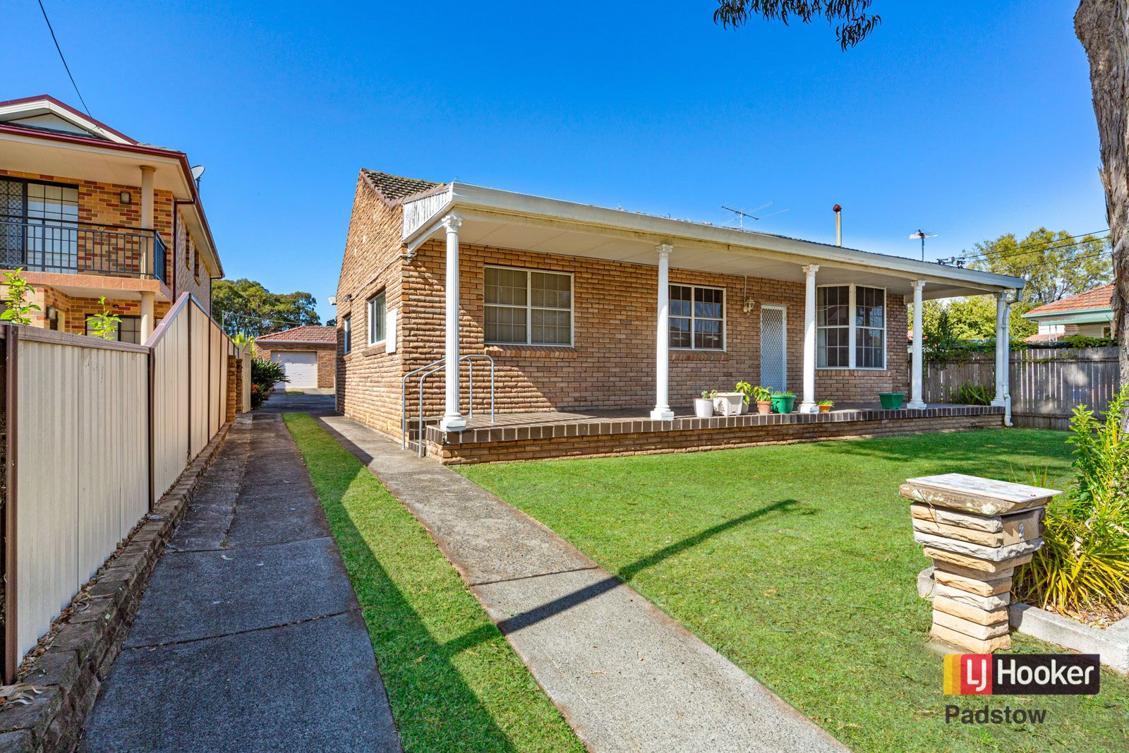 2 Kuranda Avenue, Padstow NSW 2211, Image 0