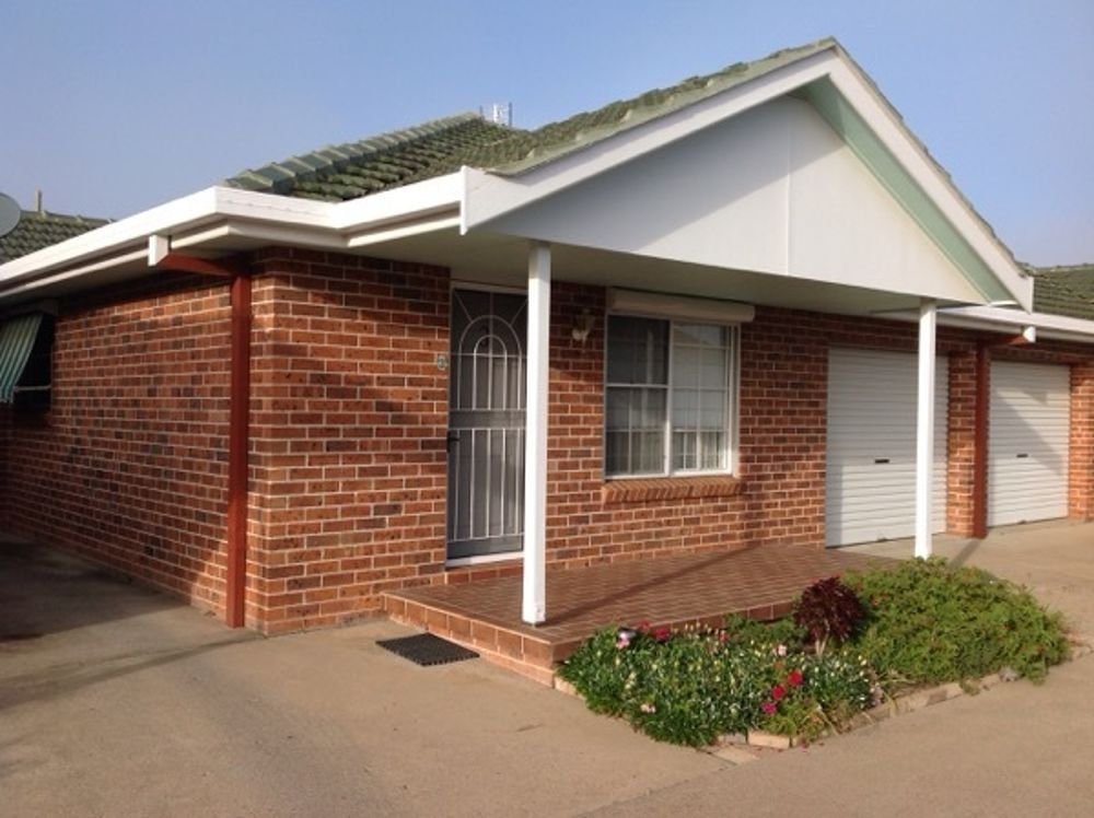 2 bedrooms Apartment / Unit / Flat in 3/85A Denison Street WEST TAMWORTH NSW, 2340