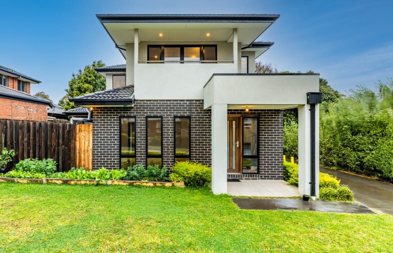 3 bedrooms Townhouse in 1/4 Chivalry Avenue GLEN WAVERLEY VIC, 3150
