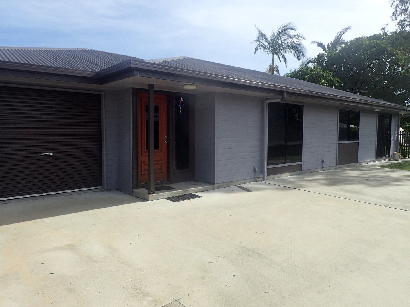 2 bedrooms House in 4A Knobel Street NORTH MACKAY QLD, 4740