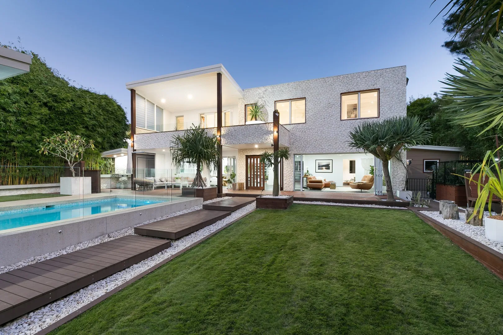 THE ULTIMATE TROPICAL FAMILY SANCTUARY