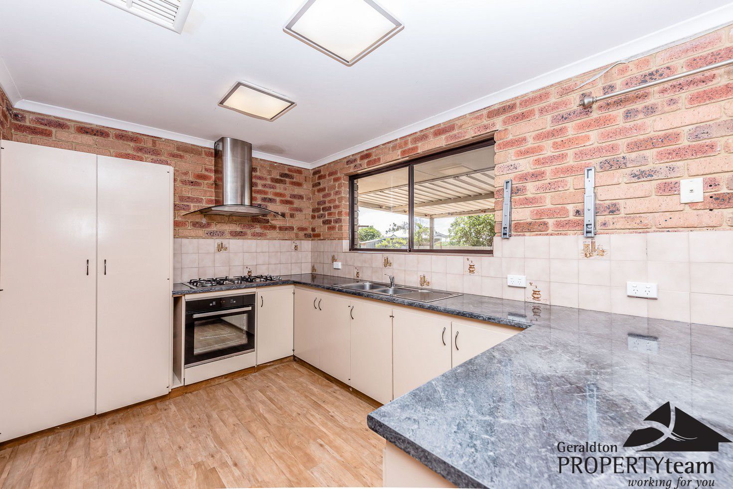 21 Broadfield Close, Utakarra WA 6530, Image 1