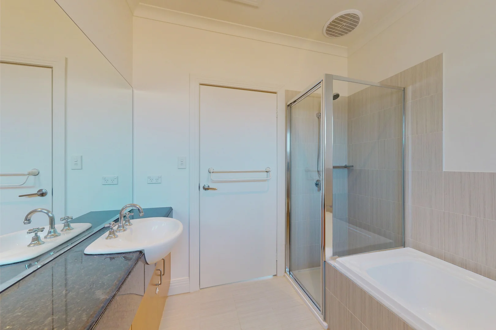 Additional image 12 of 1/122 Mitford Street, Elwood VIC 3184