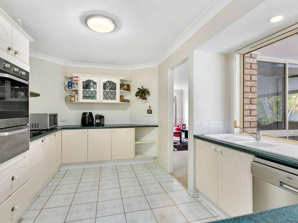4 Constance Court, Victoria Point QLD 4165, Image 2