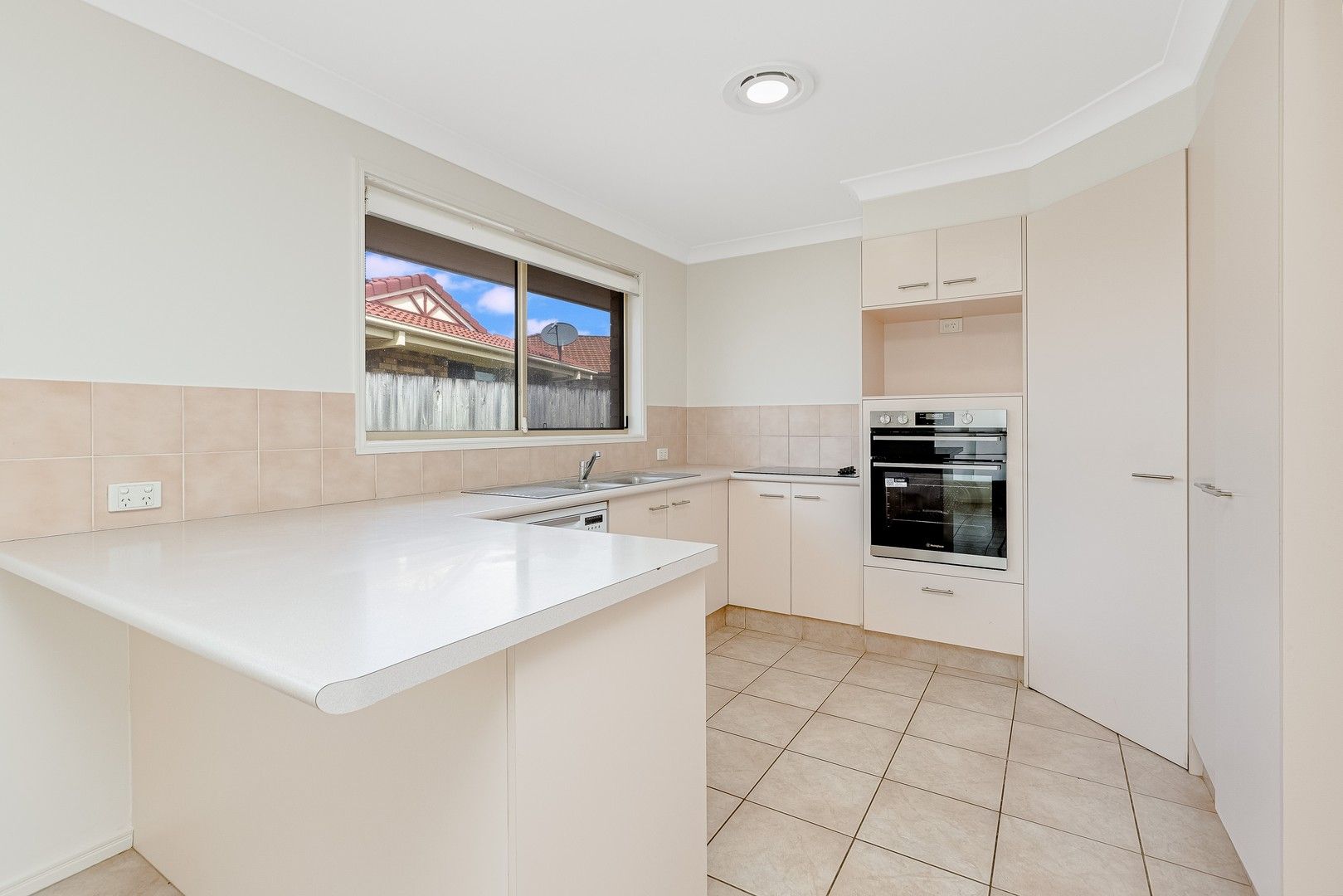 3 bedrooms Duplex in 2/319 Darlington Drive BANORA POINT NSW, 2486