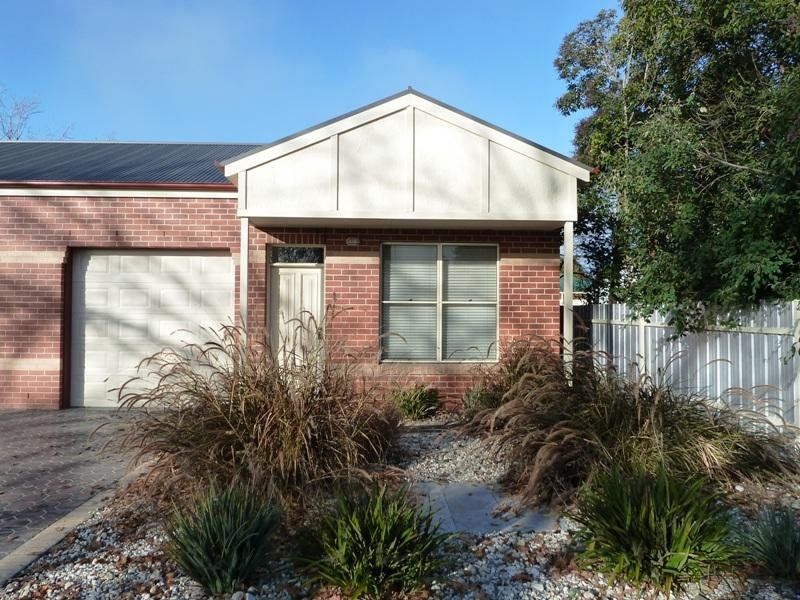 2 11 Batt Avenue Wodonga Vic 3690 Townhouse For Rent 345 00 Domain