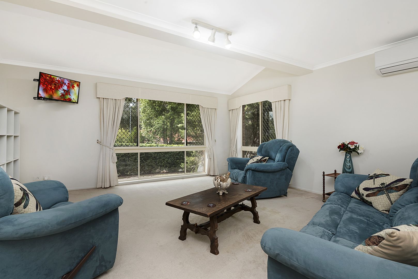 4 St Georges Court, Albany Creek QLD 4035, Image 2