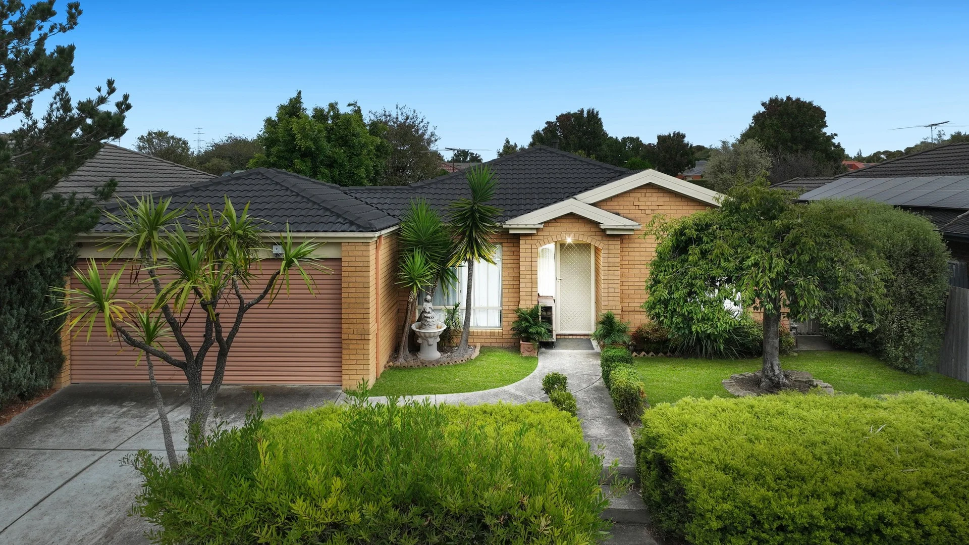 43 Central Parkway, Cranbourne West VIC 3977