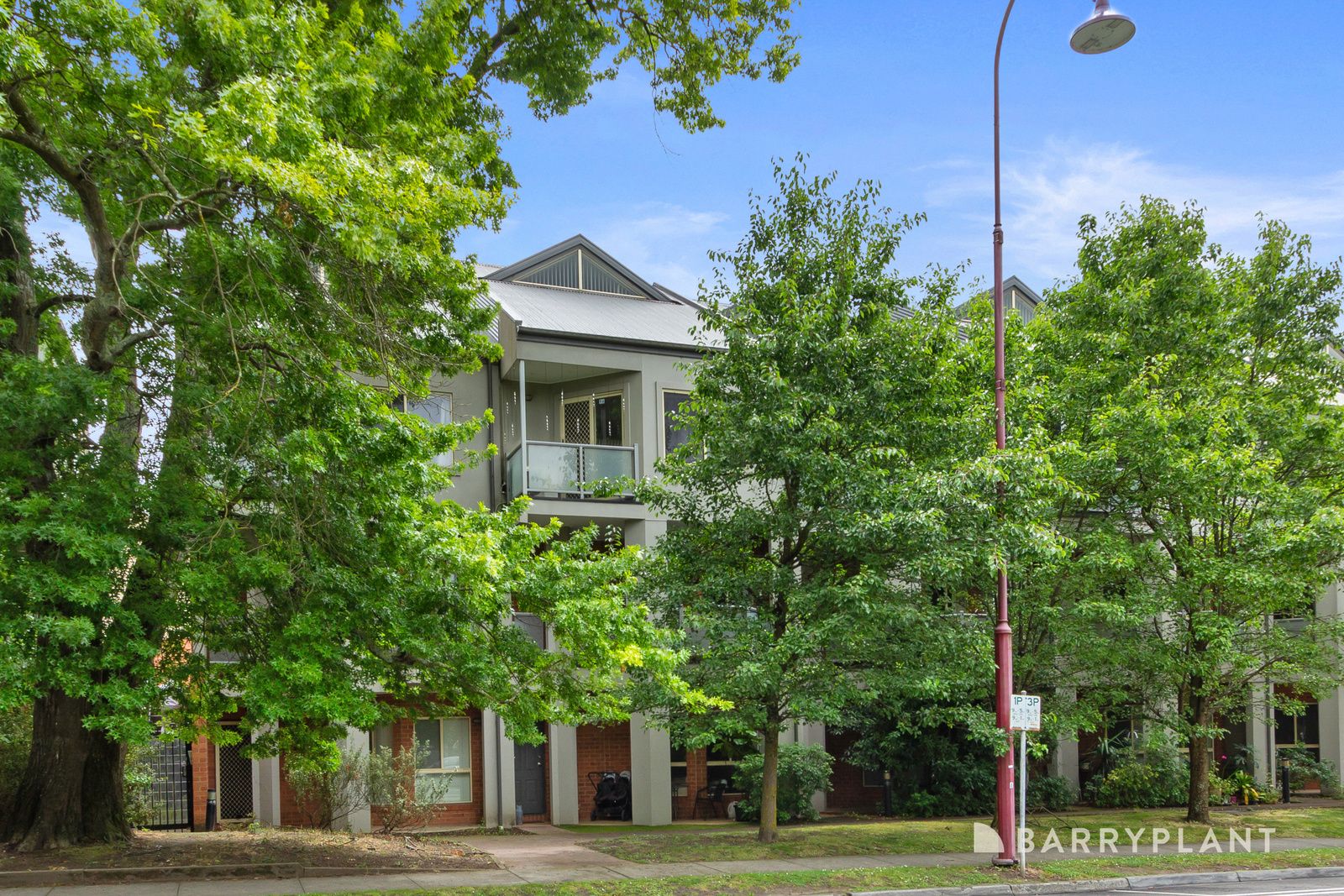 2 bedrooms Apartment / Unit / Flat in 94/13-15 Hewish Road CROYDON VIC, 3136