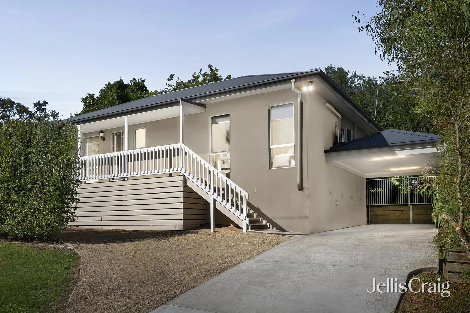 12 Valley Road, Seville VIC 3139