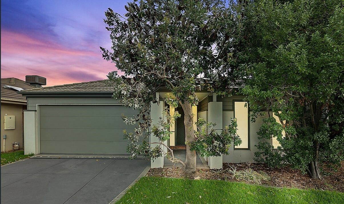 72 Kosta Boda Bvd, Pakenham VIC 3810, Image 0